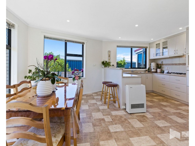 3 College Court, Devonport TAS 7310