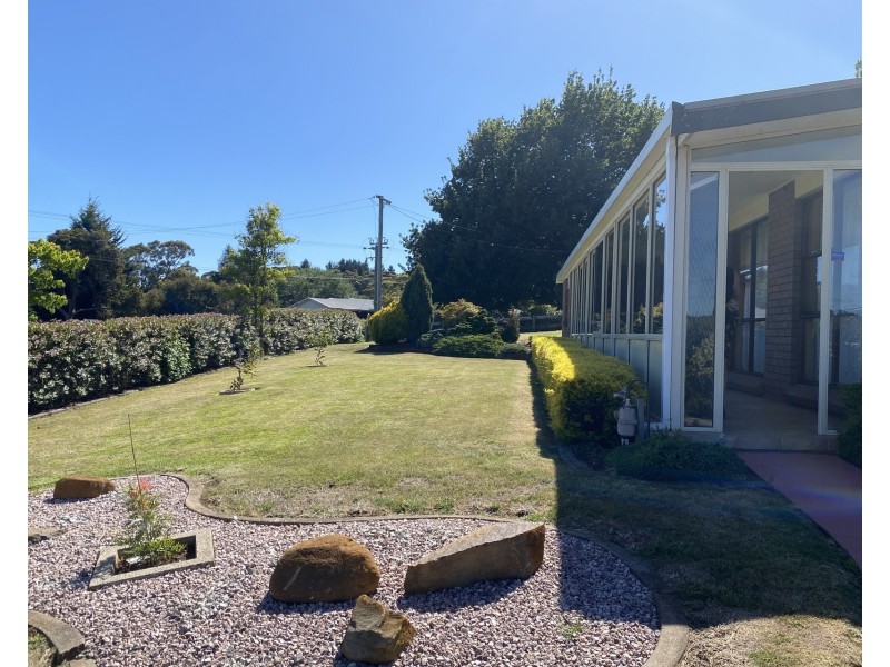 7 River Road, Ambleside TAS 7310