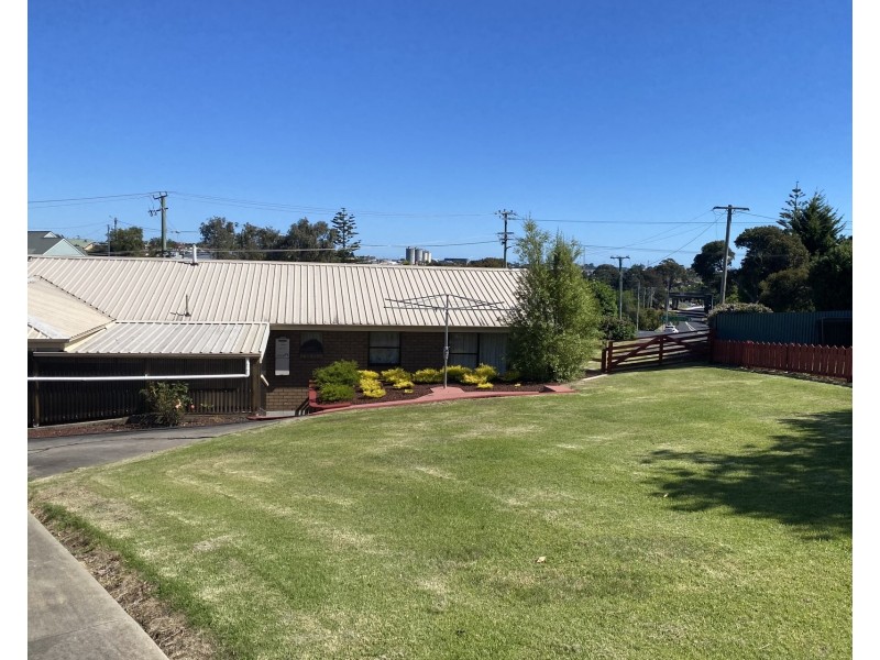 7 River Road, Ambleside TAS 7310