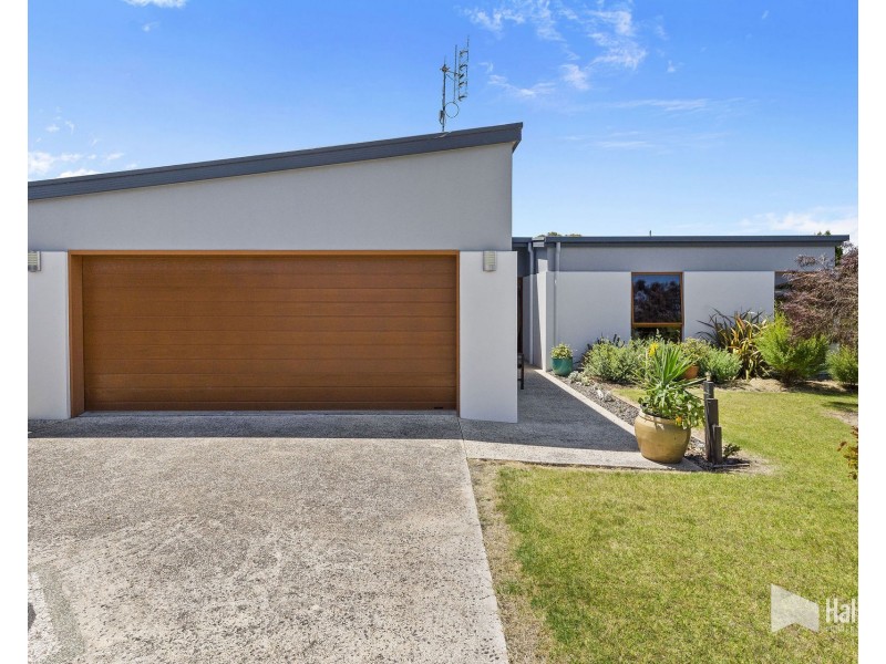 2 Inlet Court, Shearwater TAS 7307