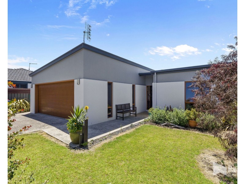 2 Inlet Court, Shearwater TAS 7307