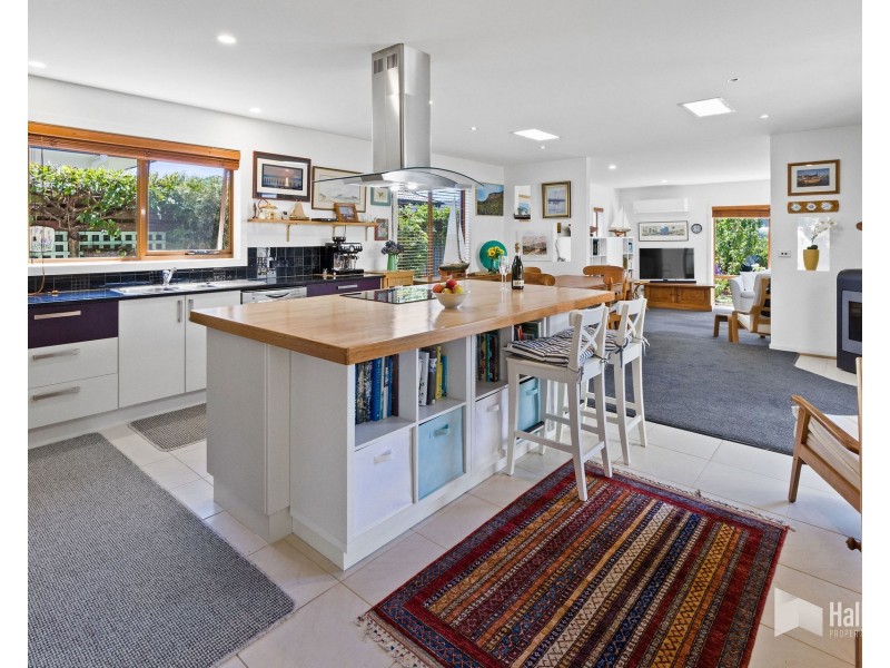 2 Inlet Court, Shearwater TAS 7307