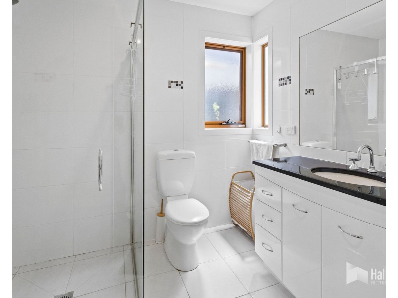 2 Inlet Court, Shearwater TAS 7307