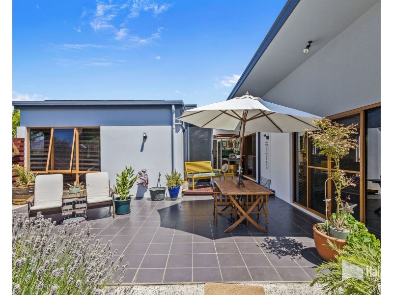 2 Inlet Court, Shearwater TAS 7307
