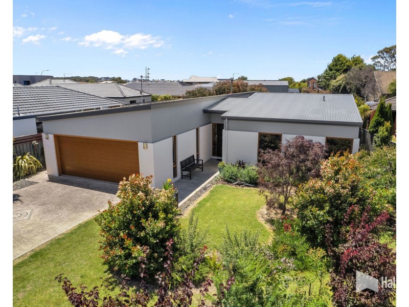 2 Inlet Court, Shearwater TAS 7307