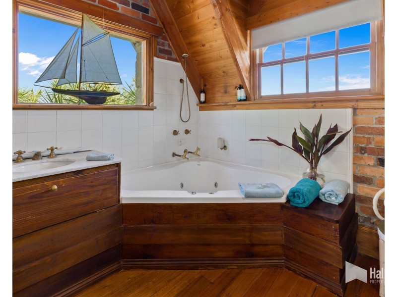 4 Sunrise Court, Shearwater TAS 7307
