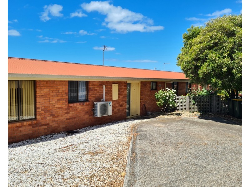 2/30 Victoria Street, Devonport TAS 7310