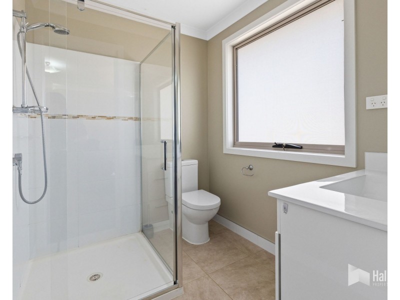 25 Leary Avenue, Stony Rise TAS 7310