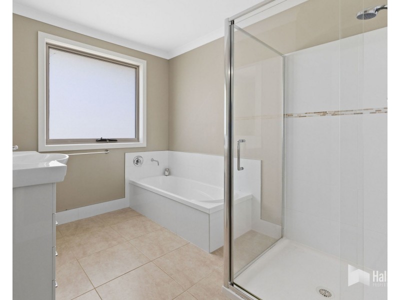 25 Leary Avenue, Stony Rise TAS 7310
