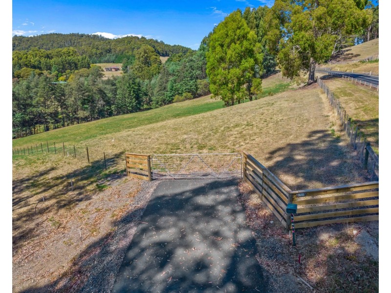 2/353 Sheffield Road, Acacia Hills TAS 7306