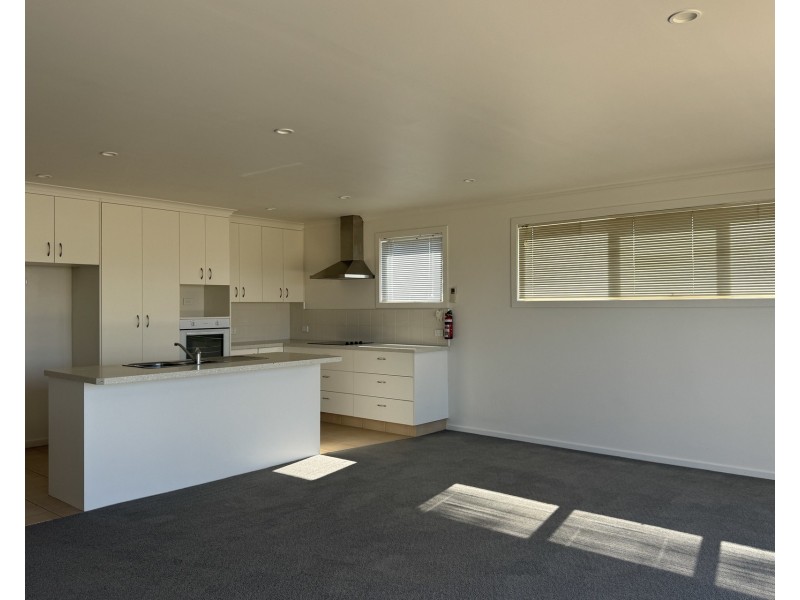 1/26 Chardonnay Drive, Hawley Beach TAS 7307