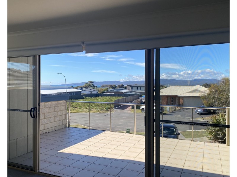 1/26 Chardonnay Drive, Hawley Beach TAS 7307