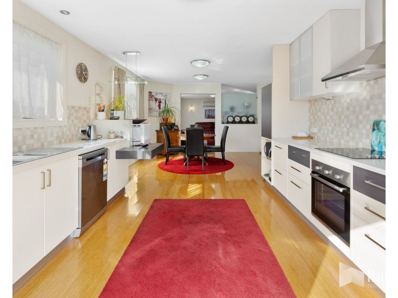 2/10 Haven Drive, Shearwater TAS 7307