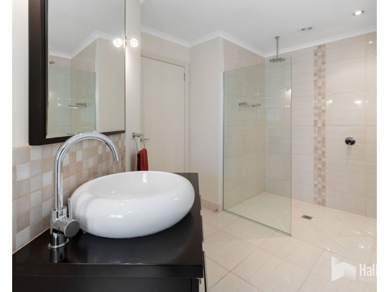 2/10 Haven Drive, Shearwater TAS 7307