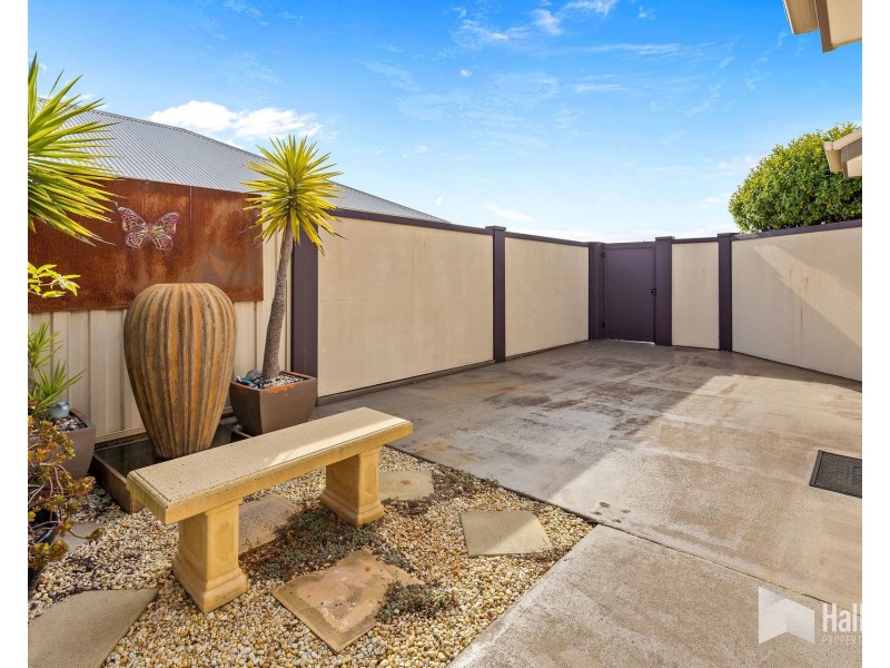 2/10 Haven Drive, Shearwater TAS 7307