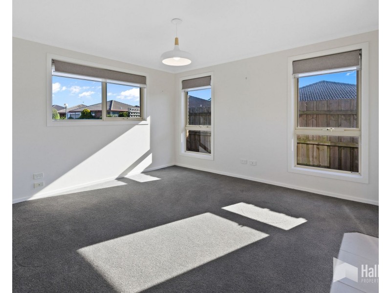 2/15 Club Drive, Shearwater TAS 7307