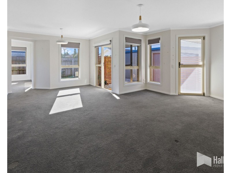 2/15 Club Drive, Shearwater TAS 7307