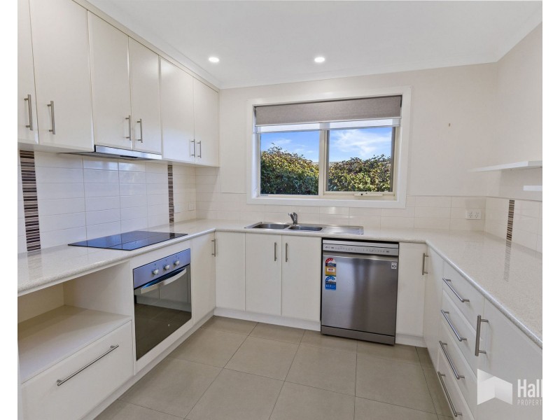2/15 Club Drive, Shearwater TAS 7307