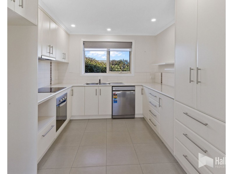 2/15 Club Drive, Shearwater TAS 7307