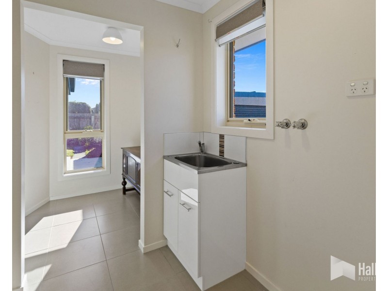 2/15 Club Drive, Shearwater TAS 7307