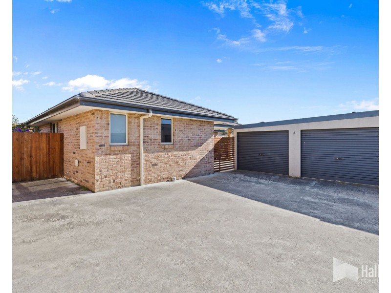 2/15 Club Drive, Shearwater TAS 7307