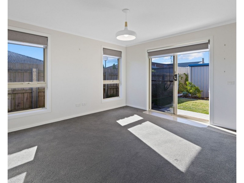 2/15 Club Drive, Shearwater TAS 7307