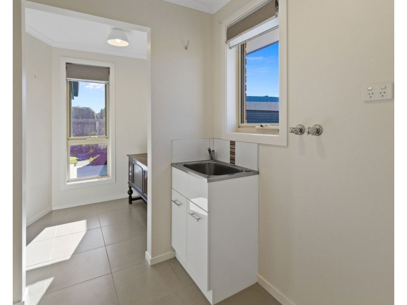 2/15 Club Drive, Shearwater TAS 7307