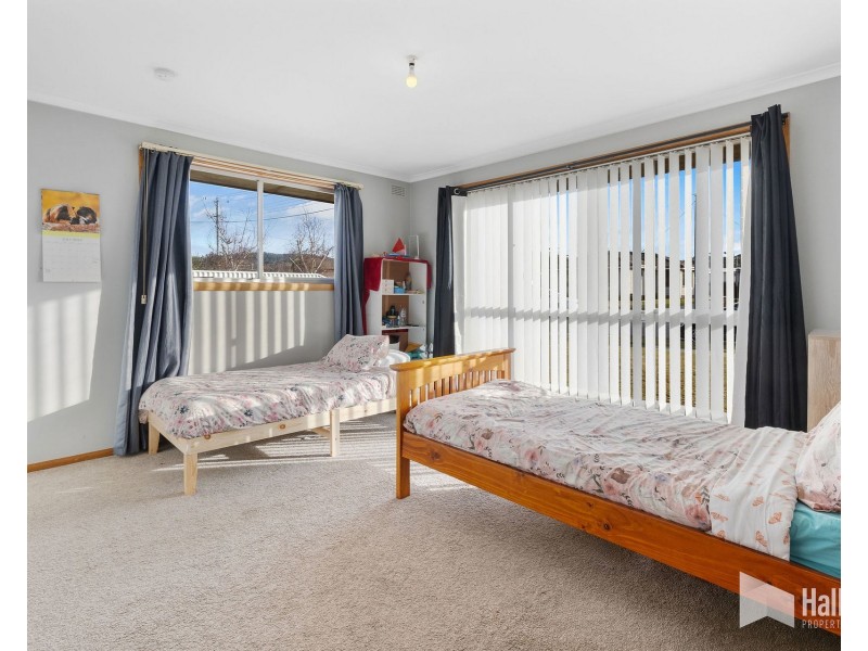 33 Greenway Avenue, Devonport TAS 7310