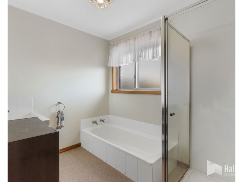 33 Greenway Avenue, Devonport TAS 7310
