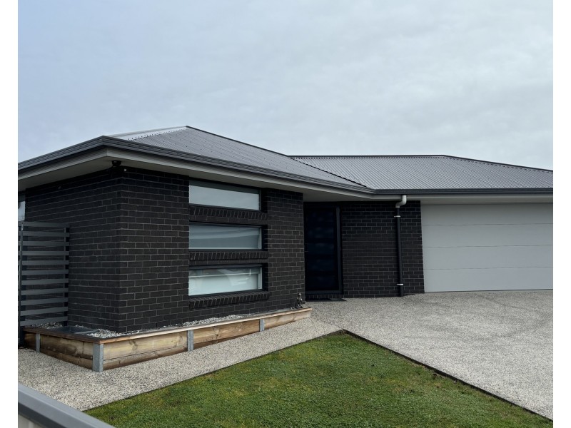 12 Charlotte Gardens, Devonport TAS 7310