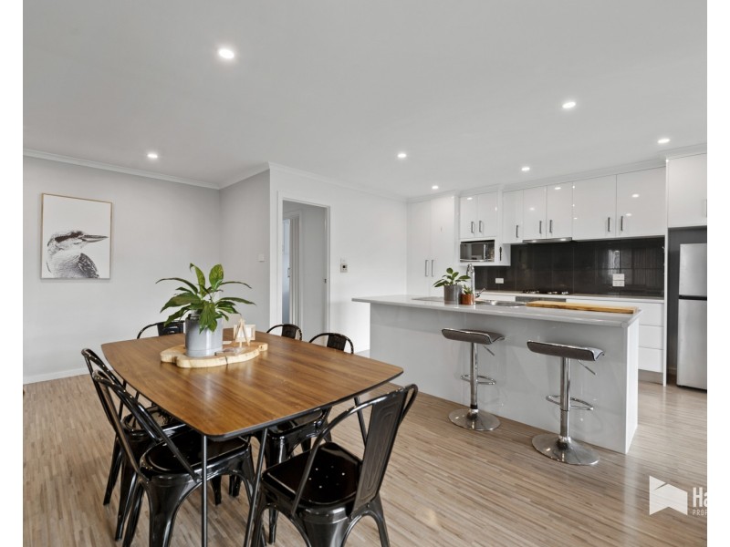 8 Lawrence Drive, Devonport TAS 7310