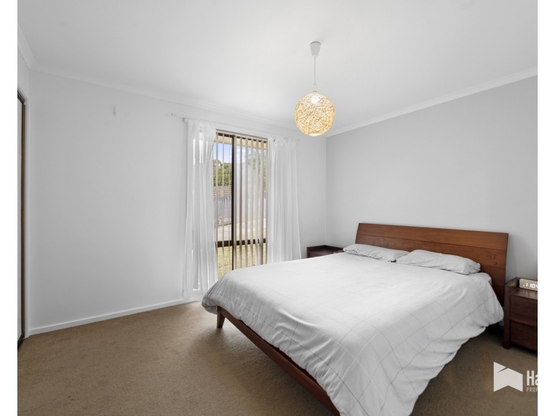 8 Lawrence Drive, Devonport TAS 7310