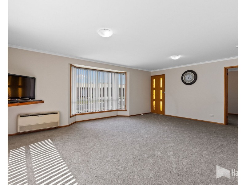 2/13 Arden Avenue, Devonport TAS 7310