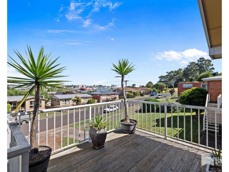 12 Riverview Avenue, East Devonport TAS 7310