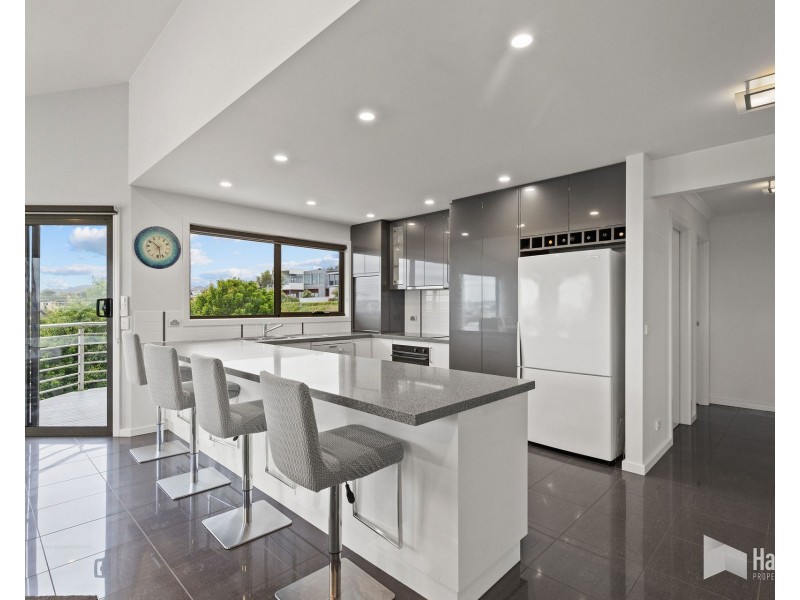 115 James Street, Devonport TAS 7310
