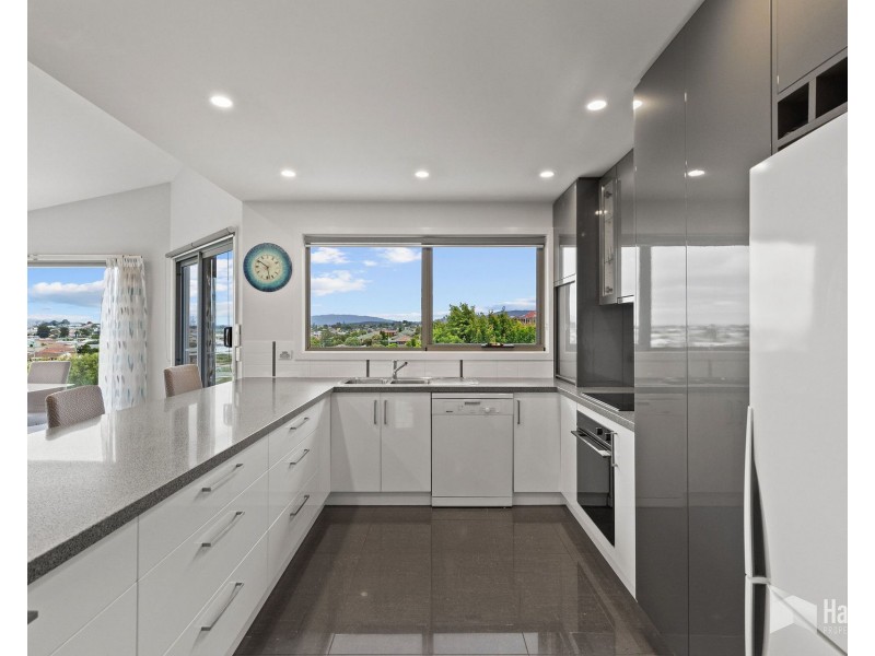 115 James Street, Devonport TAS 7310