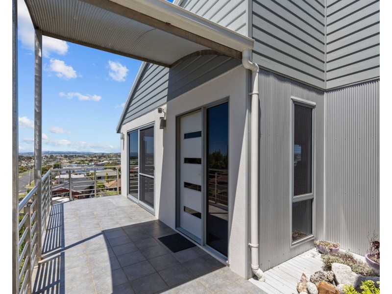 115 James Street, Devonport TAS 7310