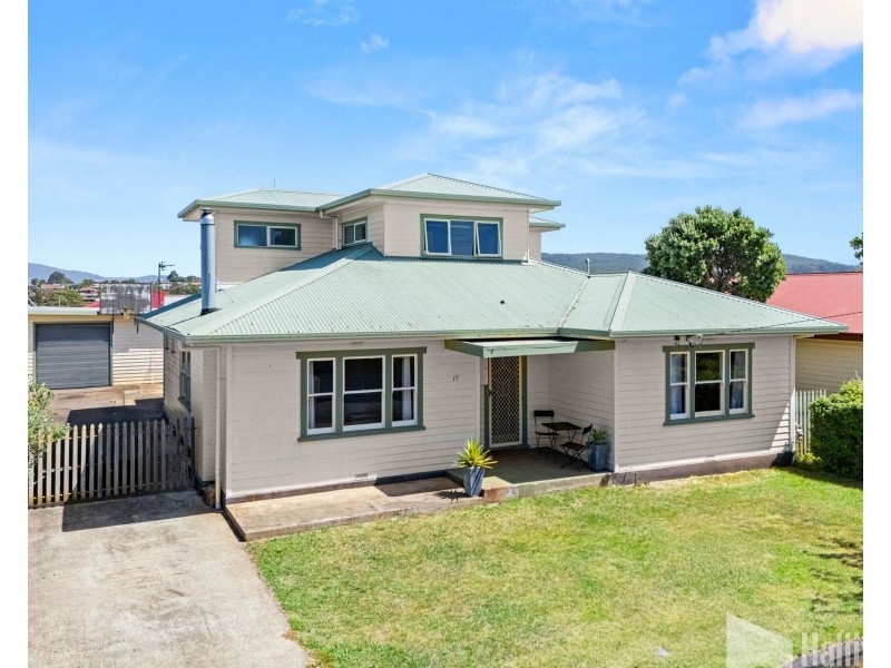 17 Hilltop Avenue, Devonport TAS 7310