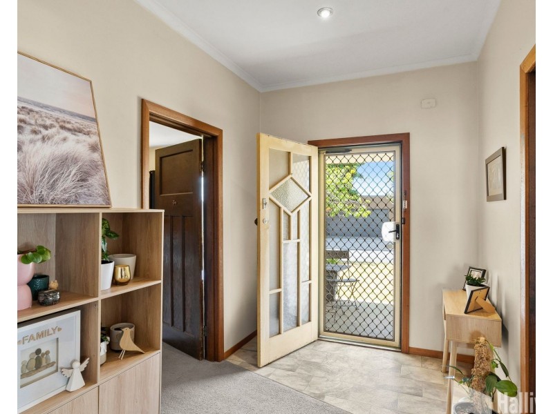 17 Hilltop Avenue, Devonport TAS 7310