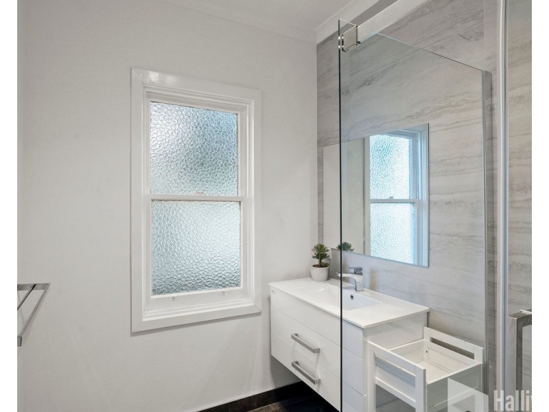 17 Hilltop Avenue, Devonport TAS 7310