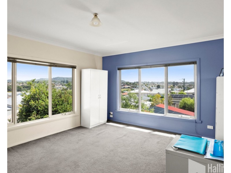 17 Hilltop Avenue, Devonport TAS 7310