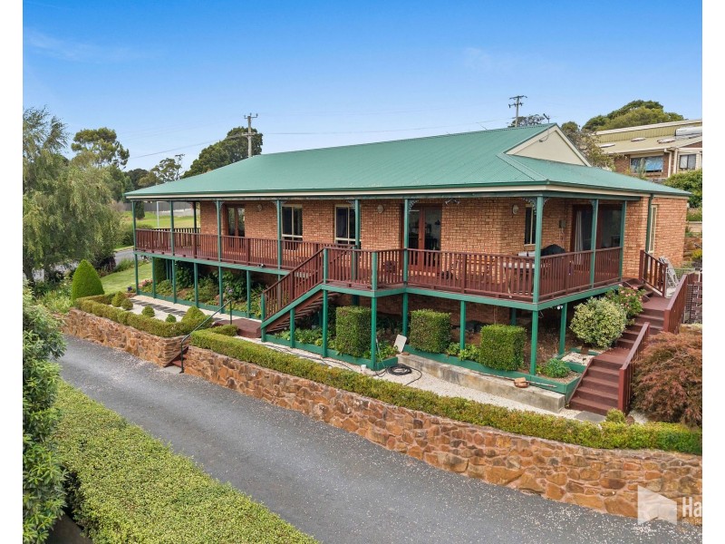 16 Highfield Road, Ambleside TAS 7310