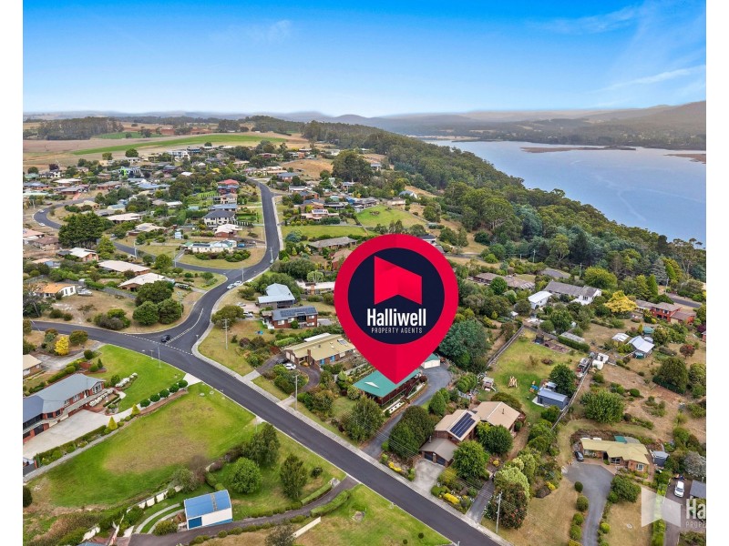 16 Highfield Road, Ambleside TAS 7310