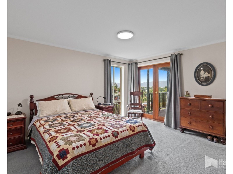 16 Highfield Road, Ambleside TAS 7310