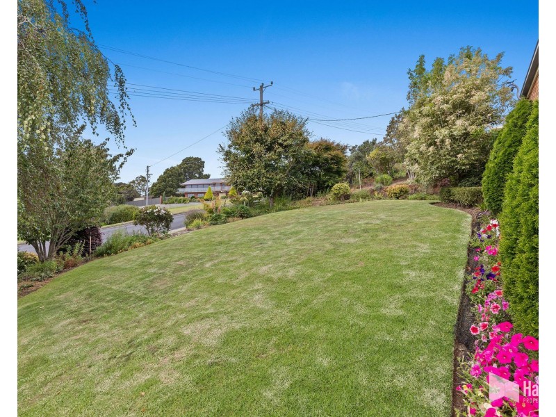 16 Highfield Road, Ambleside TAS 7310