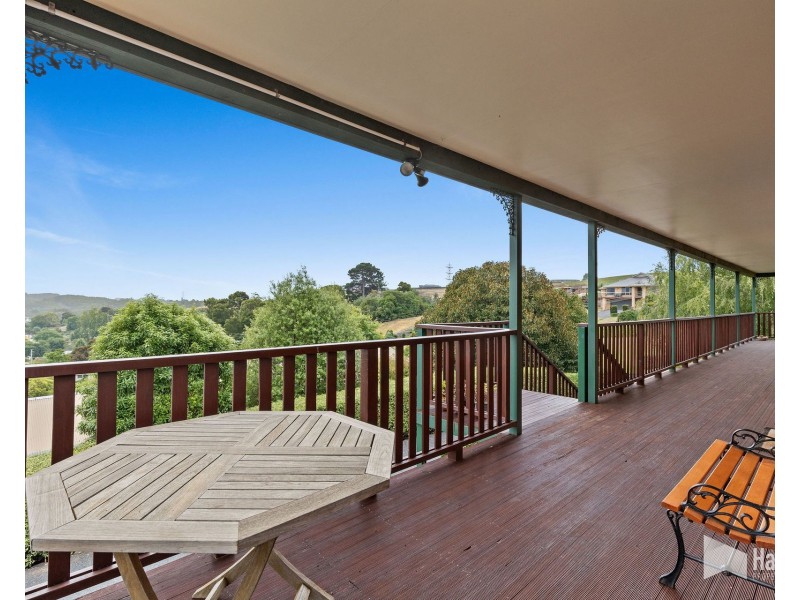 16 Highfield Road, Ambleside TAS 7310