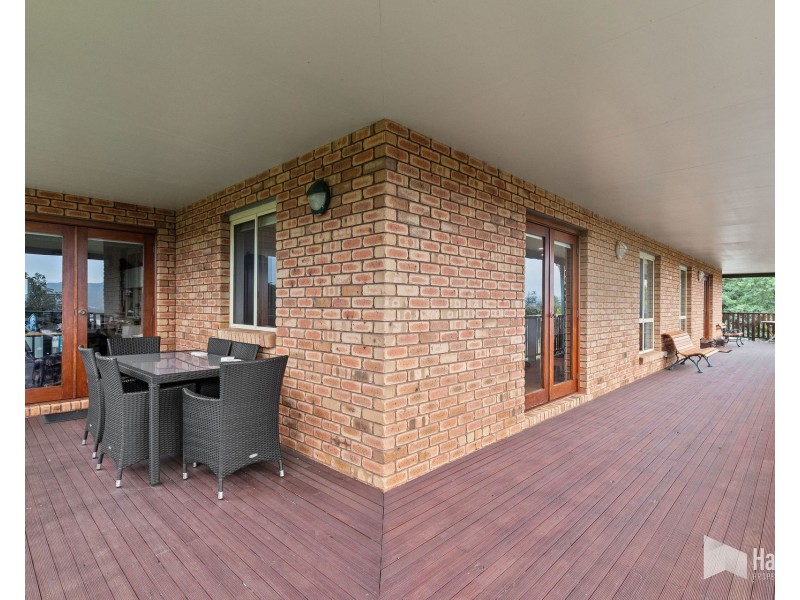 16 Highfield Road, Ambleside TAS 7310