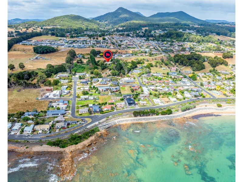 18 Seaside Crescent, Penguin TAS 7316