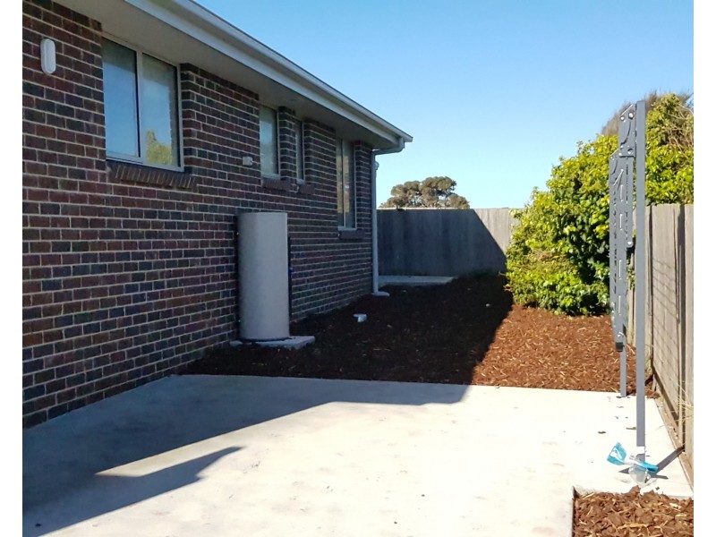2/8 Tandara Place, East Devonport TAS 7310