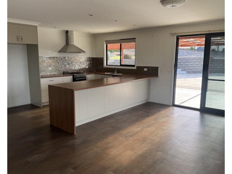 1 Rowena Court, Devonport TAS 7310